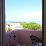 Un Angolo Di Paradiso A Pochi Passi Dal Mare Nel Villaggio Calarossa * Isola Rossa (Sassari)