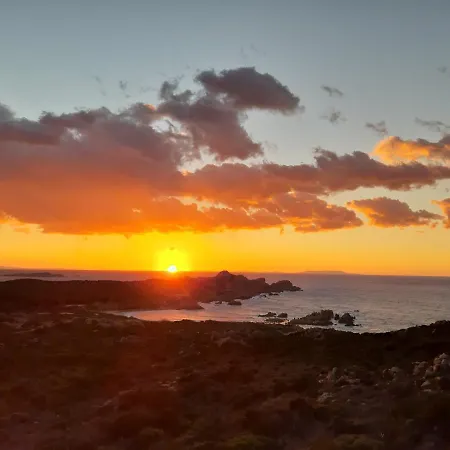 Un Angolo Di Paradiso A Pochi Passi Dal Mare Nel Villaggio Calarossa *
