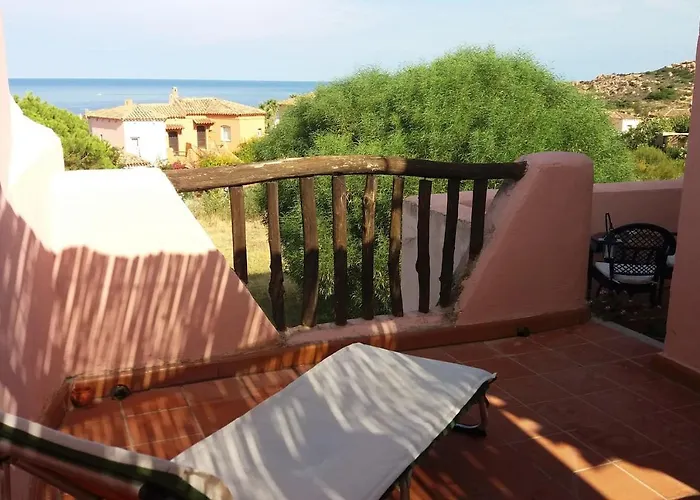 Un Angolo Di Paradiso A Pochi Passi Dal Mare Nel Villaggio Calarossa Дом отдыха Изола-Росса